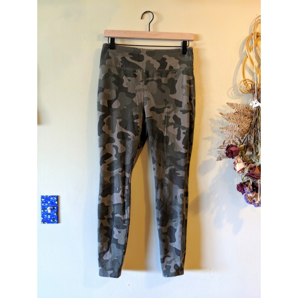 Wild Fable camo leggings